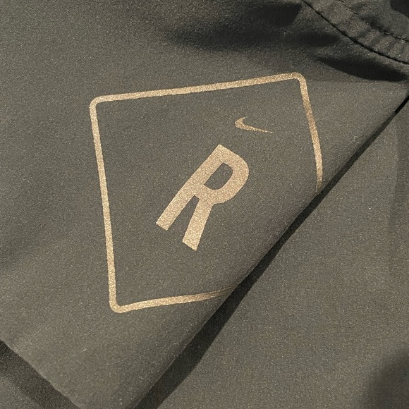 Short sleeve nike running hoodie - Picture 9 of 9